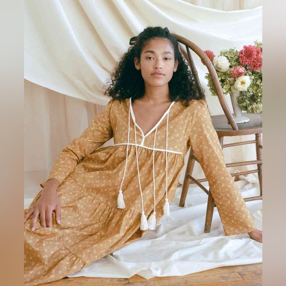 The Paloma Dress XS in Biscotti Cosmos Floral - Picture 5 of 9